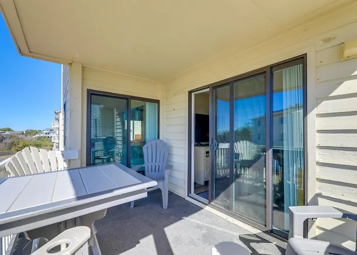 Emerald Isle Vacation Rental W/ Resort Pool!