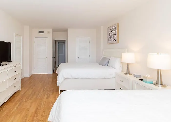 Modern Oceanview Condo - Steps To The Beach!