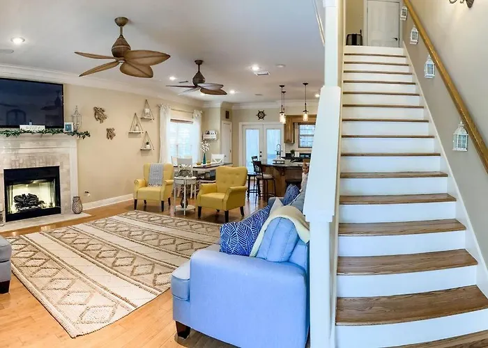 Pet Friendly Tranquil Cottage With Fire-Pit & Hot Tub Minutes To Beaches
