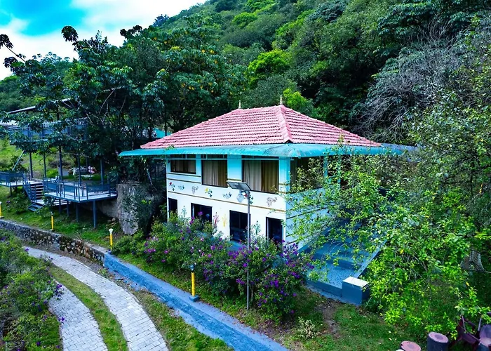Shisiram-Italian Luxury Cottage Tabor Hills Resort