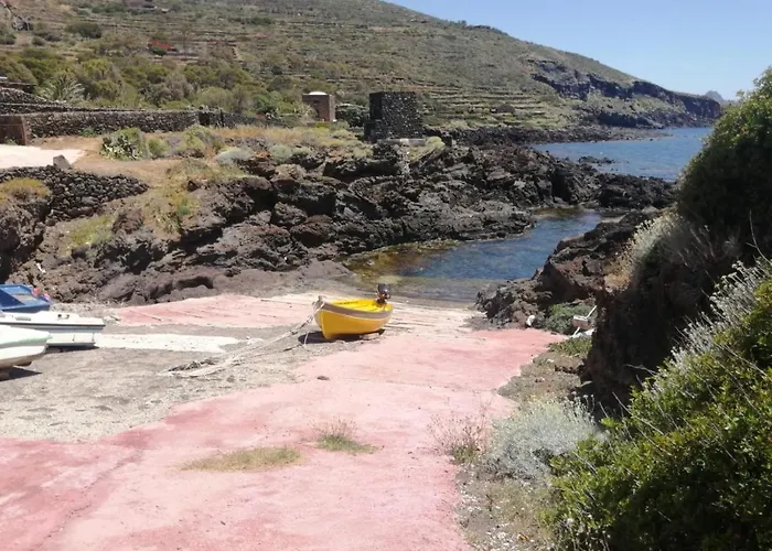 Dammuso Tuffo nel mare