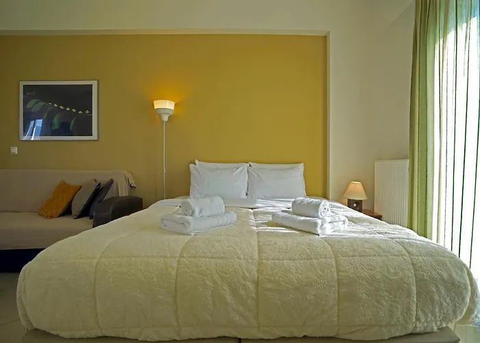 Semiramis Suites With Pool