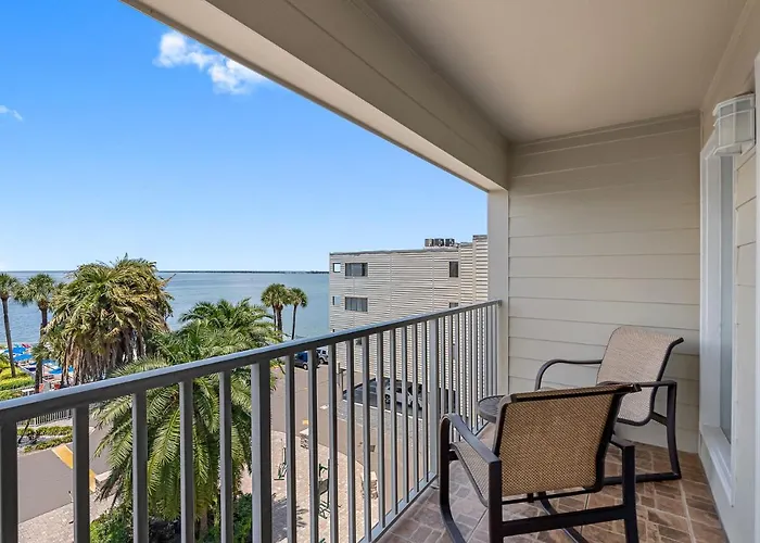 Wake Up To The Ocean Breeze - Enjoy Amazing Views