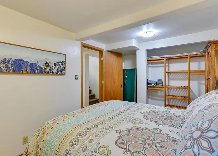 Mckinleyville Getaway W/ Hot Tub & Ocean Views!
