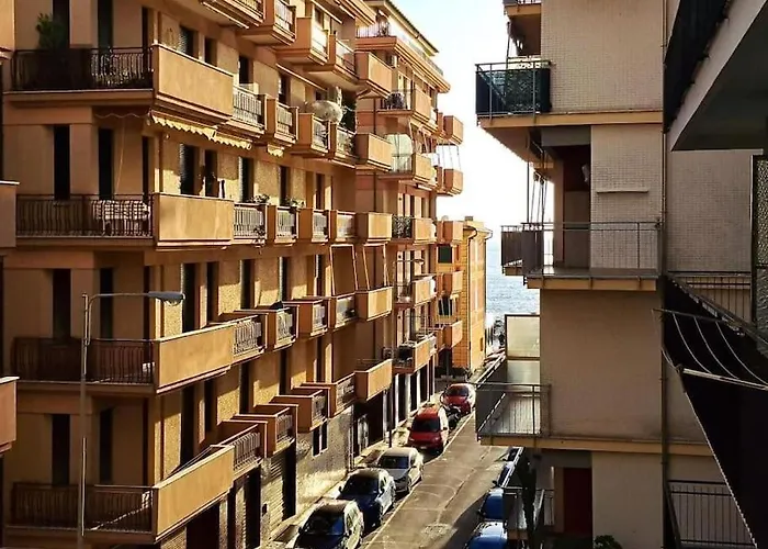 Liguria- Chiavari: a trenta passi dal mare