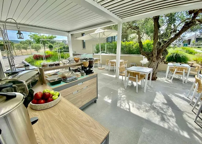 Miroes Suites