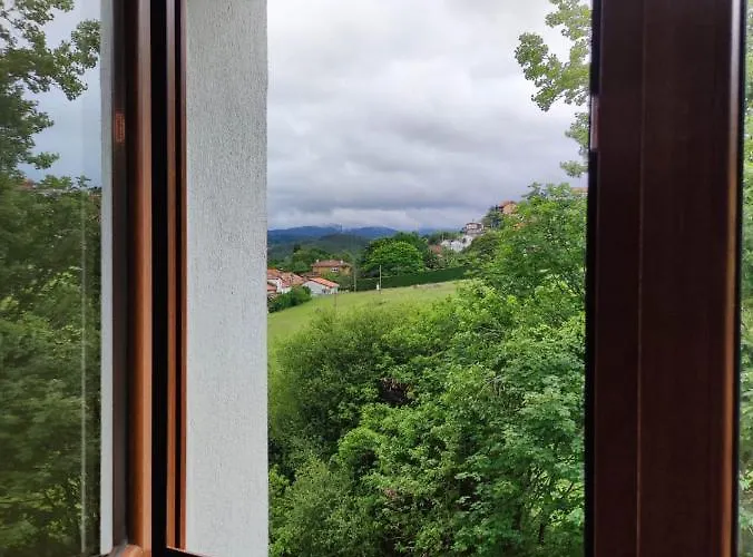 Digital Nomad Paradise - Garaje/PC monitor