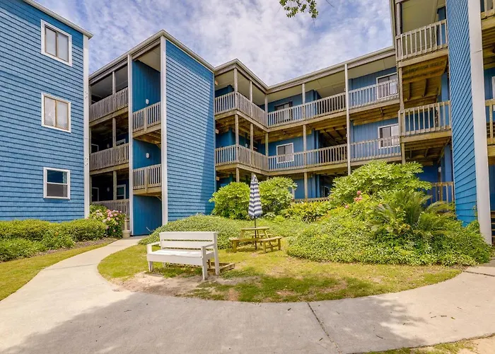 North Topsail Beach Vacation Rental W/ Balcony!