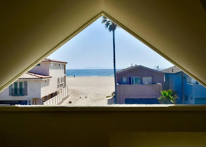 Beach House Located In Quiet Community.