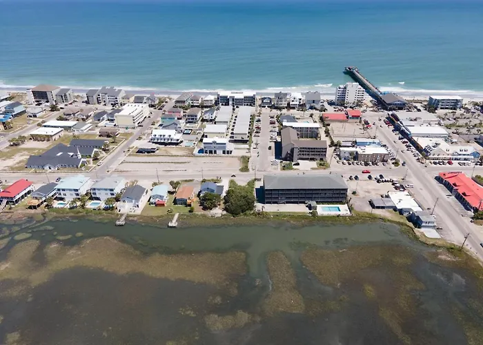 Bella Vista: Marshfront Condo 1 Block To The Beach. Pool & Hot Tub-1St Floor