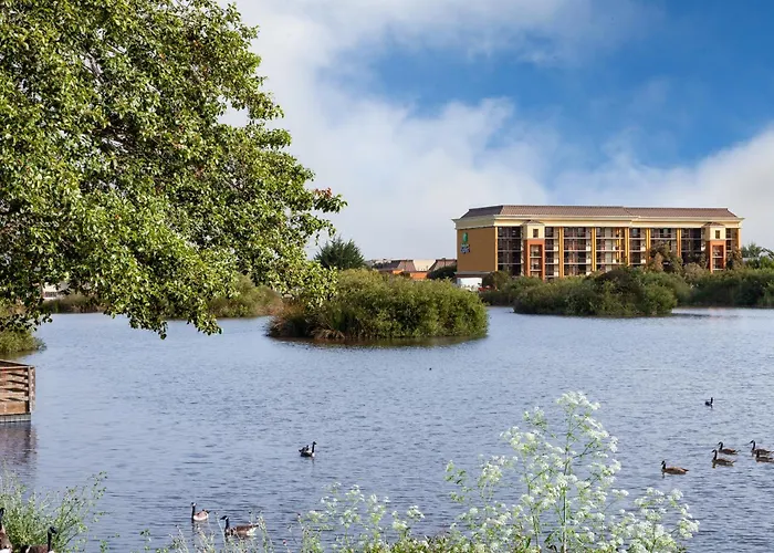 Holiday Inn Express At Monterey Bay By Ihg