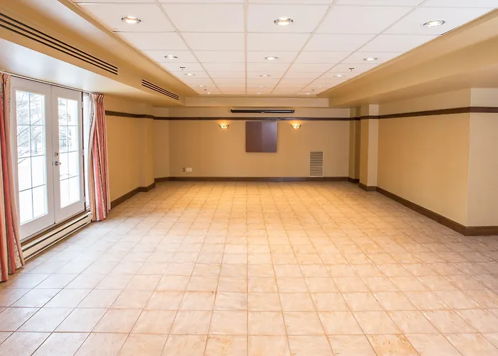 Holiday Inn Express&Suites Tremblant
