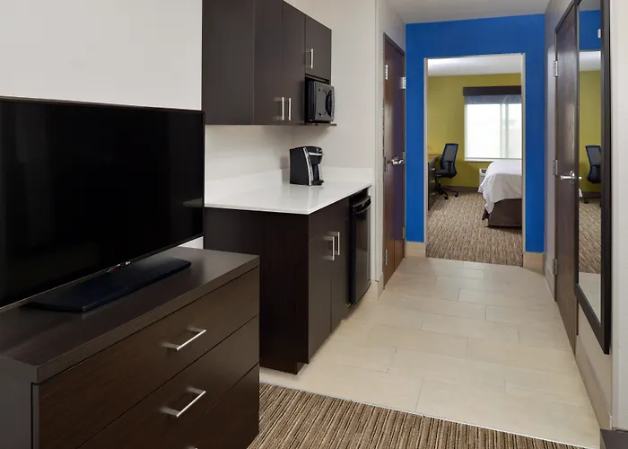 Holiday Inn Express & Suites Pueblo By Ihg