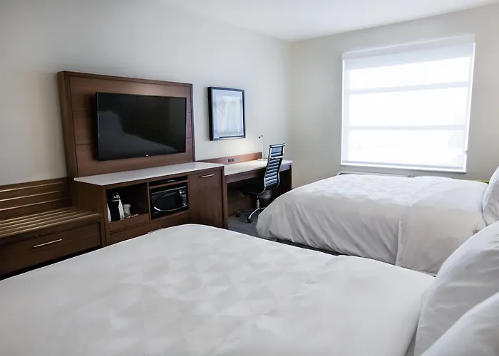 Holiday Inn Hotel & Suites Calgary South - Conference Ctr By Ihg