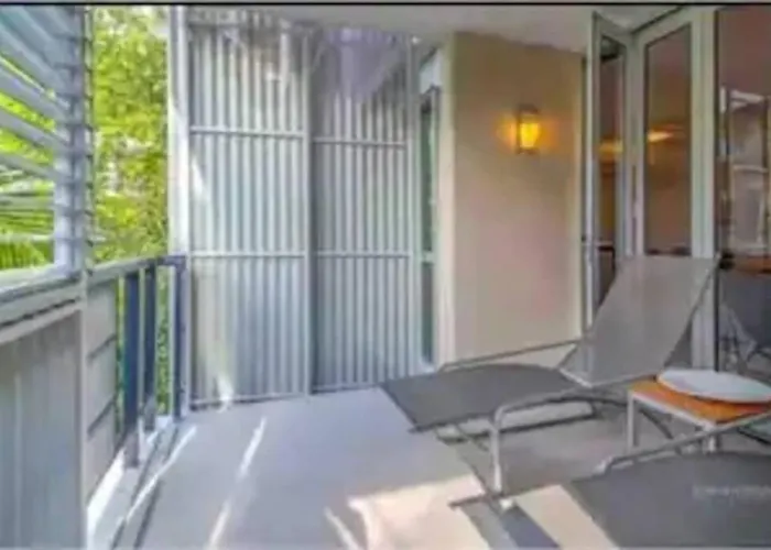 Lush Rainforest Retreat Minutes From Hastings St 8201