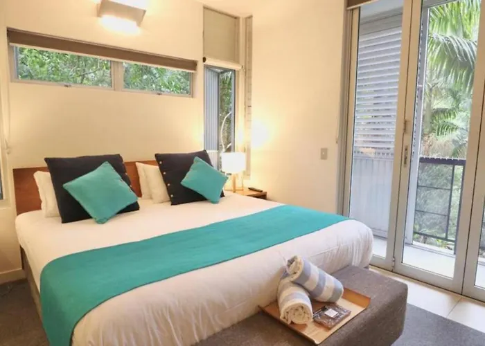 Lush Rainforest Retreat Minutes From Hastings St 8201