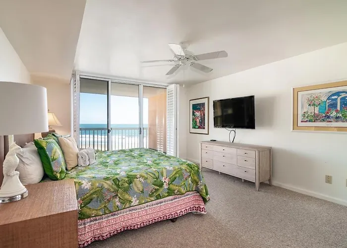 Seaside Escape 3-Br Stunning Ocean Views