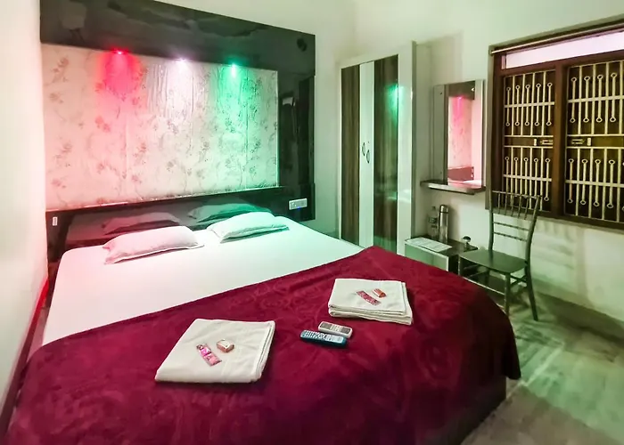 Bobby Premium Residency 350M From Jagannath Temple