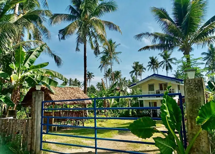 Bayay Ni Nanay Bed & Breakfast In Magpupungko Beach Road