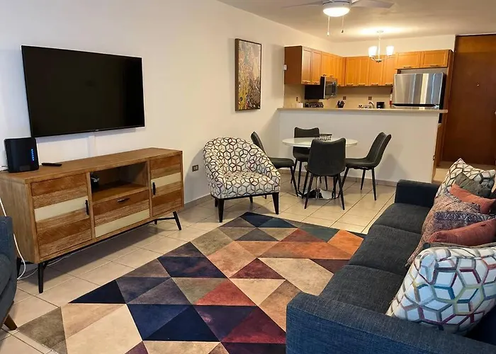 Lovely 2 Bedroom Condo With Pool And Beach Access