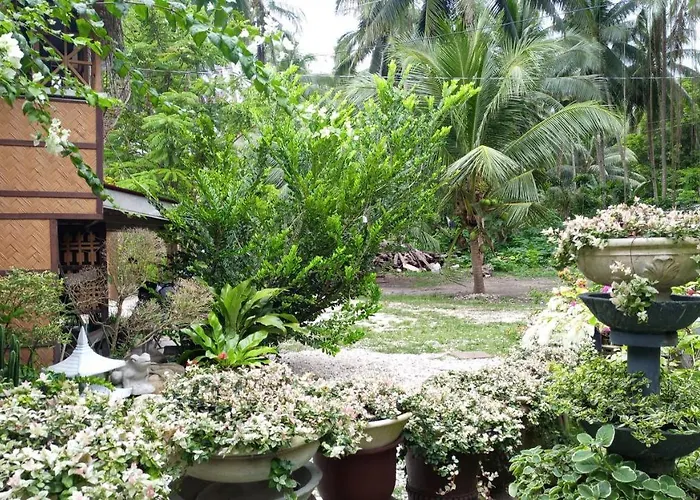 Melbas Whaleshark And Beach Resort