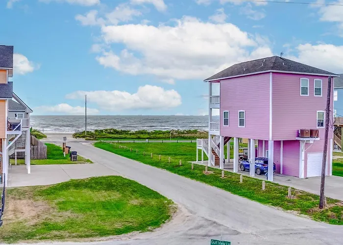 Cozy Beach Cabin - Beautiful Coast Views