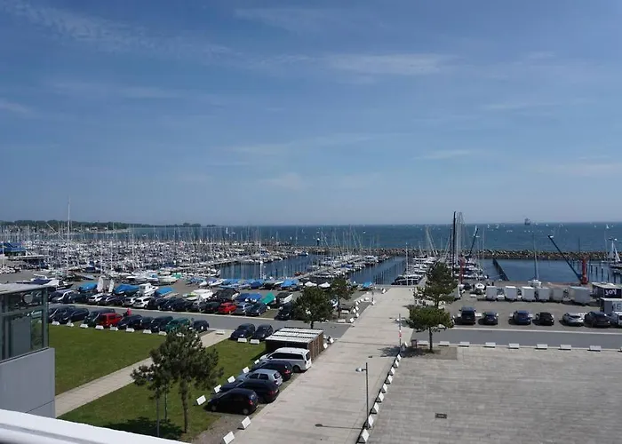 Panoramablick und den Strand direkt vor der Tür