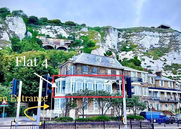 Flat 4 Marine Parade House, 1 East Cliff- Next To Dover Port, White Cliffs, Beach, Castle