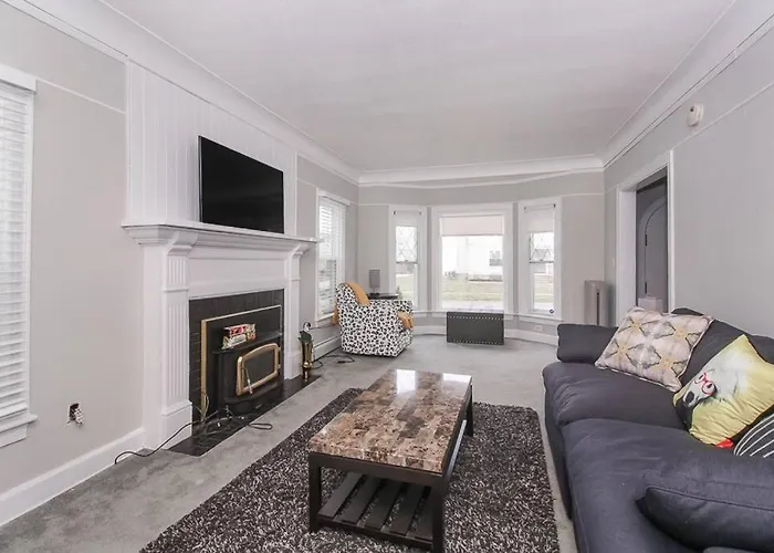Lakeside Home In Lorain