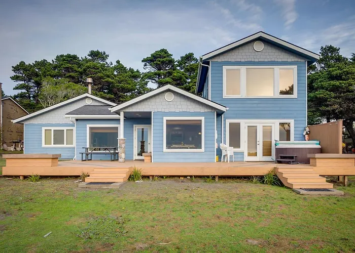 Oceanfront Home In Port Orford: The Lighthouse