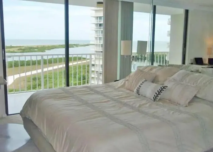 Beachfront South Seas Remodeled Paradise!