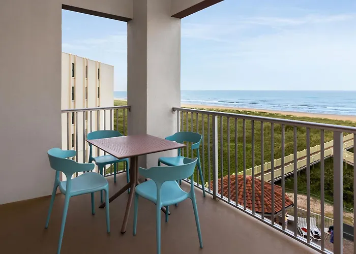 La Copa Inn Beach Hotel