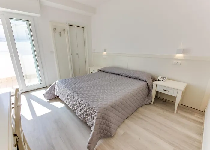 Marittimo Riccione - Hotel Clipper Fronte Mare