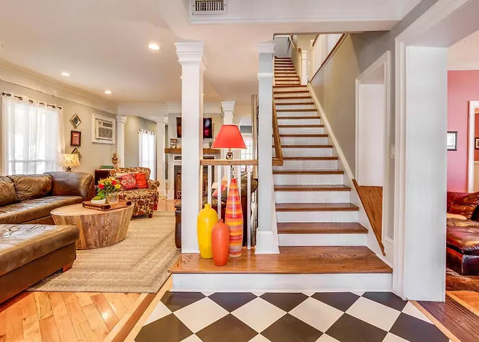 Spacious Home ~ 4 Blocks To Asbury Park Beach!
