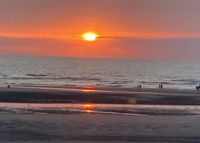 Les Obiones, Fort Mahon Plage, magnifique studio cabine 4p vue latérale mer avec balcon , parking privé gratuit, wifi, classé 2 étoiles, exposition plein sud en Baie de Somme