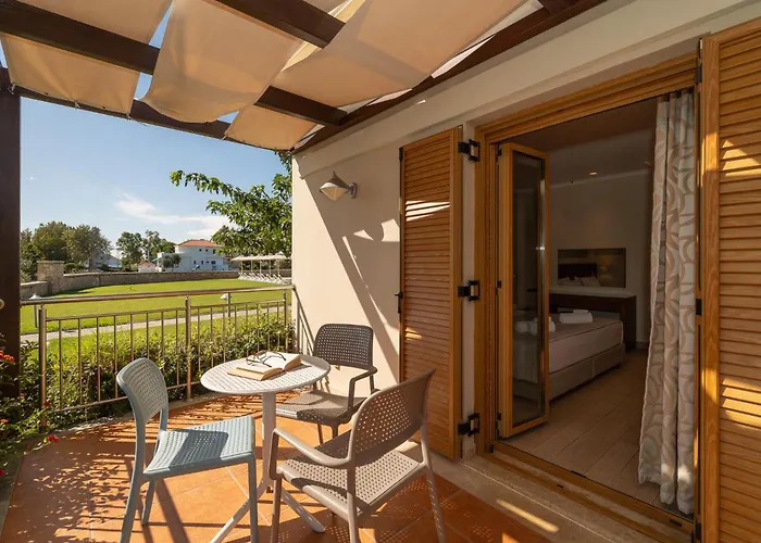 Niriides Luxury Villas
