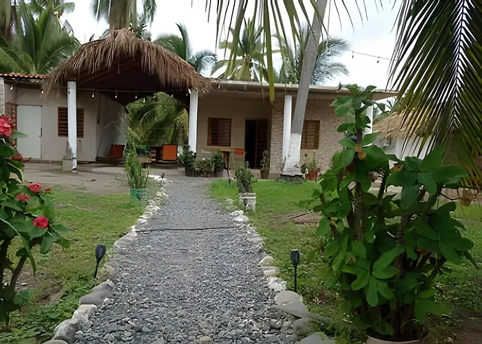Casa Las Palmas Playa La Saladita