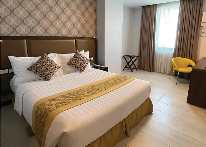 One Central Hotel&Suites