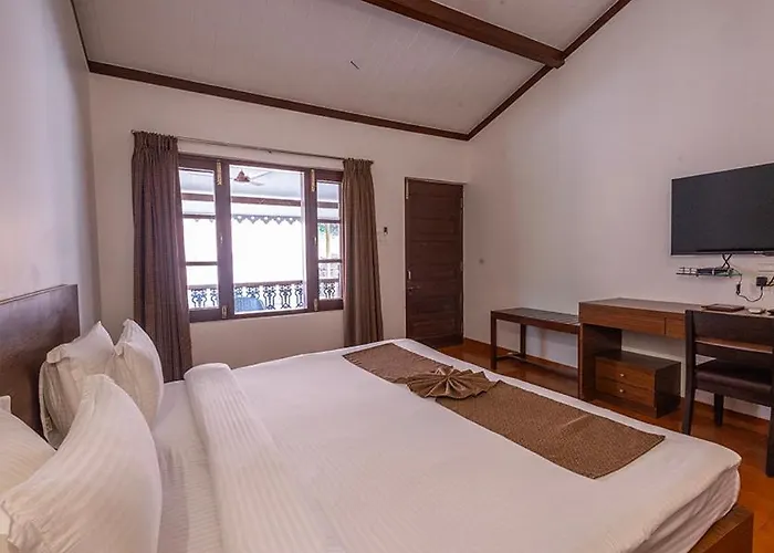 Scarlet Resort