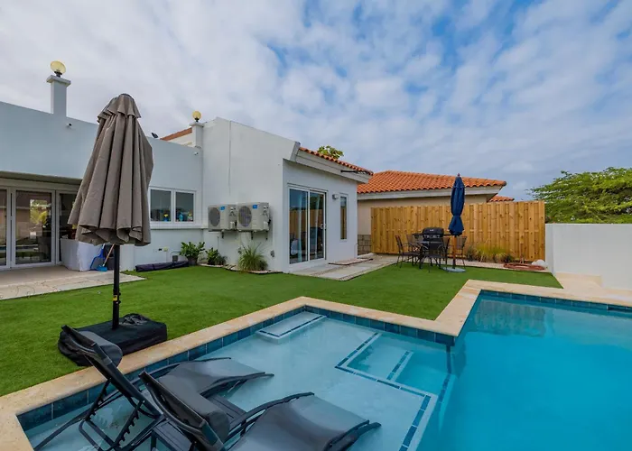 Adele'S Apartment With Pool, 5 Minutes Walk To The Beach