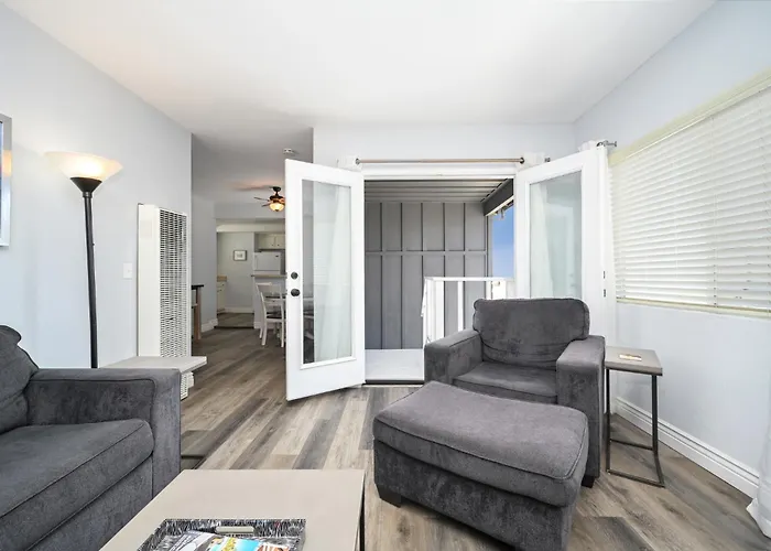 1 Bedroom Apartment In The Back Of Our Oceanfront Home