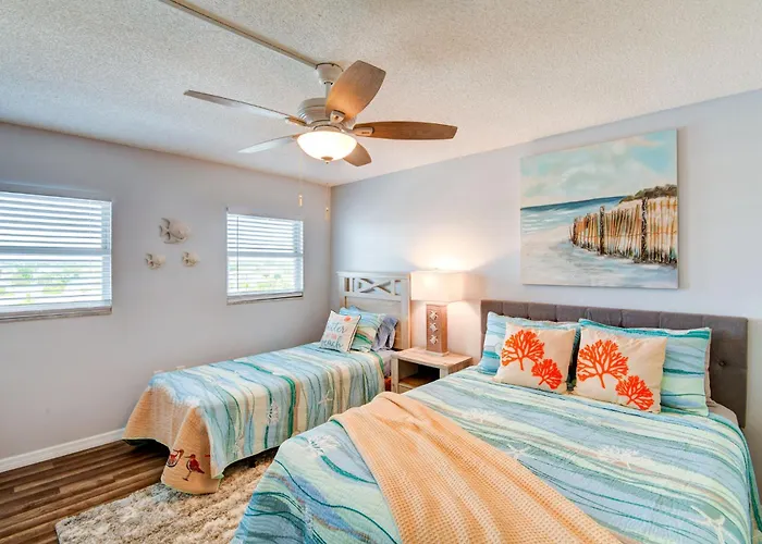Venice Beach Views - 2 Bedroom