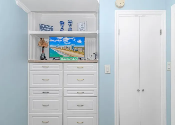 Exceptional Ocean-Pier-Pool Front 1 Bedroom Condo