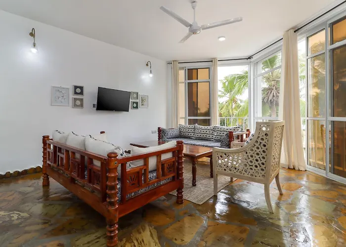 Lafayette One Bedroom Apartment, With Beach Access, Malindi