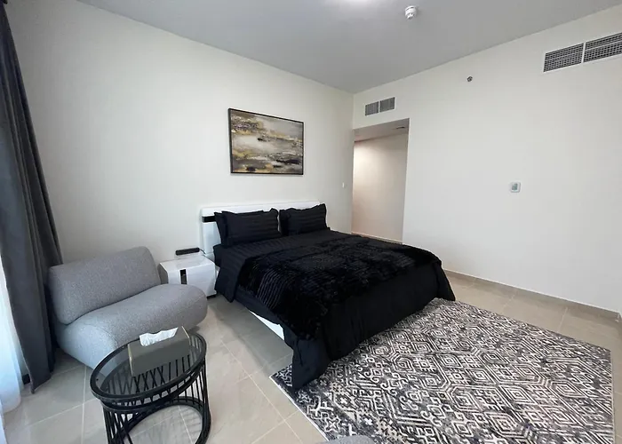 Luxury Apartments - Ajman Corniche Uae