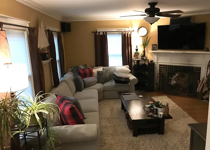 Beautiful Luxury Suite A & B Of Shorewood Home