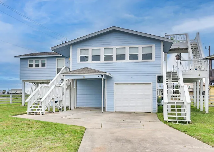 Modern Freeport Home W/ Views: Walk To Beach!