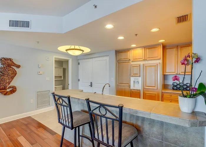 Florida Resort Condo: Walk To Pensacola Beach!
