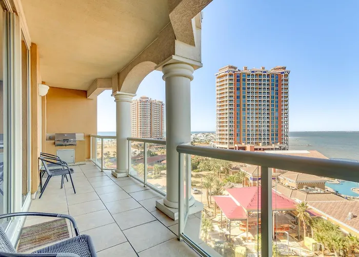 Florida Resort Condo: Walk To Pensacola Beach!