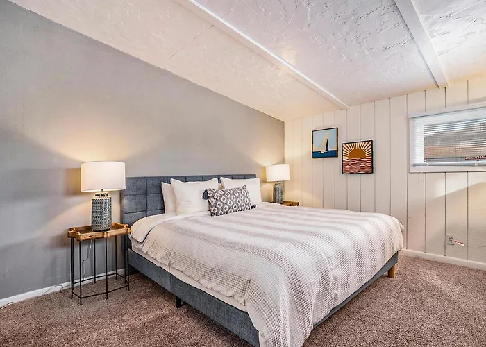 Riverside Suites - Unit B